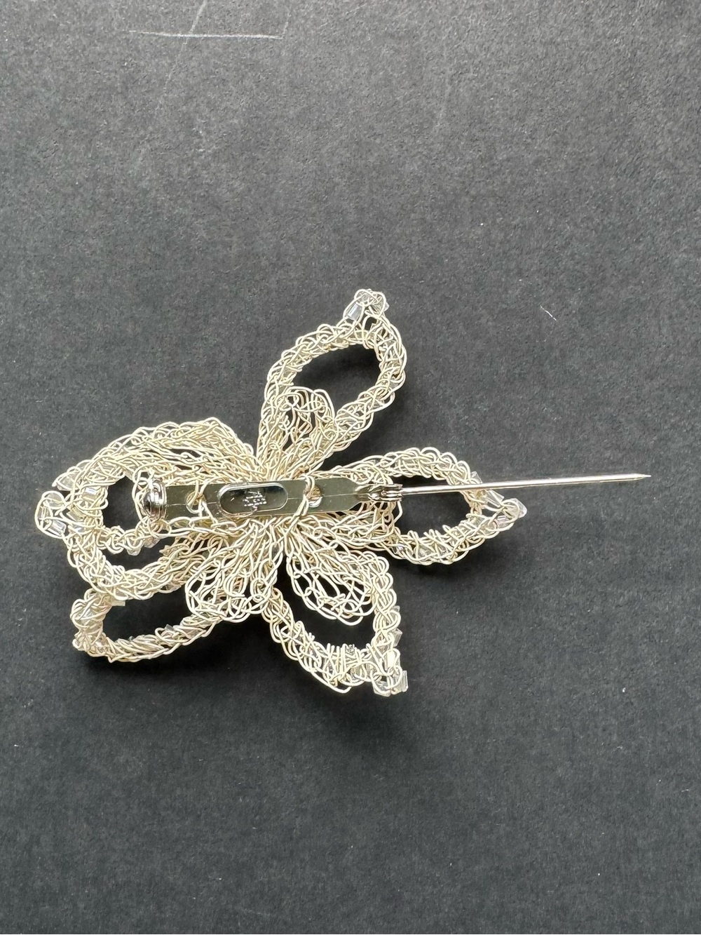 Lisa Toland crochet metal brooche - Picture 4 of 6